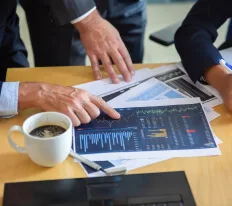 Over The Solution Work Financial  Of Provided Company. - 雷速